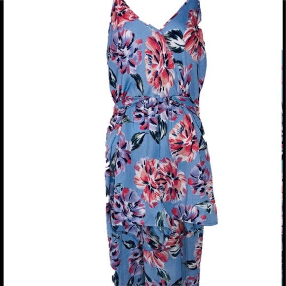 Elegant & Sexy Dress with  shorts & cape skirt NWT - Picture 4 of 8